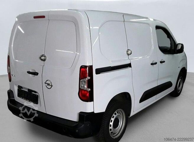Pallbíll OPEL Combo E Cargo Basis # erst 7 tkm # Würth Regale