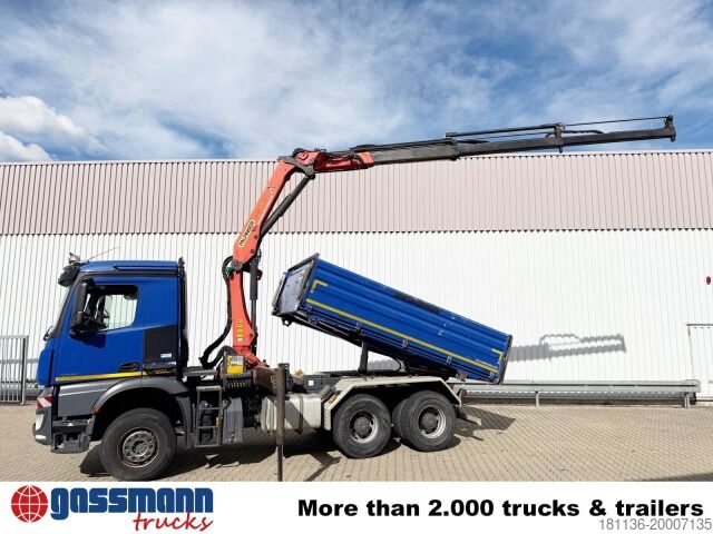 Kippiauto Mercedes-Benz Arocs 2643 K 6x4, Kran Palfinger PK13001-K B, Funk