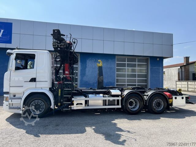 क्रेन के साथ स्कार्रबिल ट्रक SCANIA G490