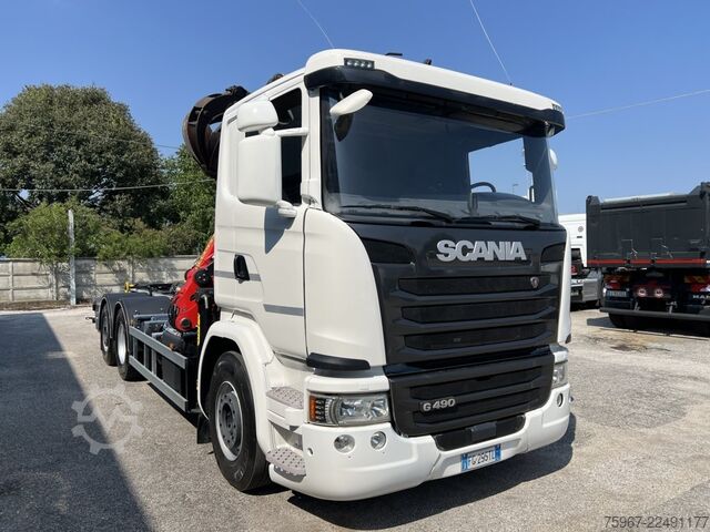 क्रेन के साथ स्कार्रबिल ट्रक SCANIA G490