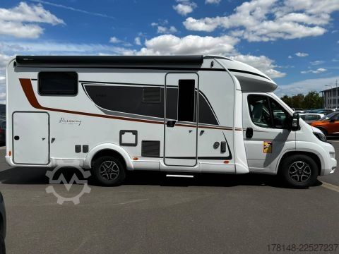 Yarı entegre karavan Bürstner Lyseo TD 727 G