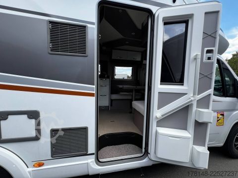 Yarı entegre karavan Bürstner Lyseo TD 727 G