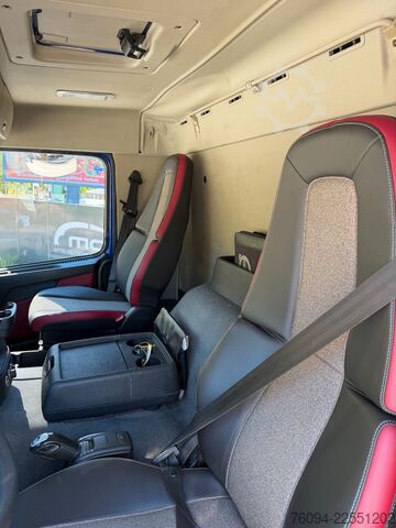 Camión volquete VOLVO FMX 6x4 KRAN abstattelbar 18m Kipper Bordmatik