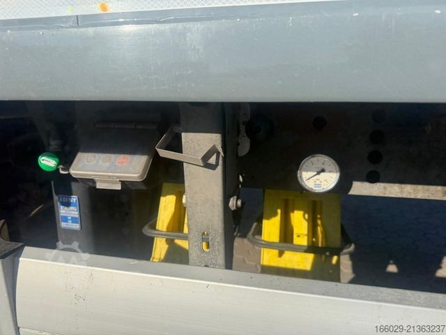 Ikäyvä lattiasemitraileri KNAPEN K100 Schubboden 92m³ 10mm Boden Top Zustand