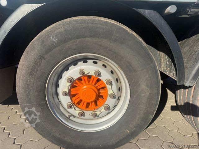 Ikäyvä lattiasemitraileri KNAPEN K100 Schubboden 92m³ 10mm Boden Top Zustand