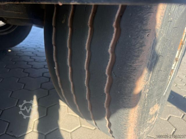 Ikäyvä lattiasemitraileri KNAPEN K100 Schubboden 92m³ 10mm Boden Top Zustand