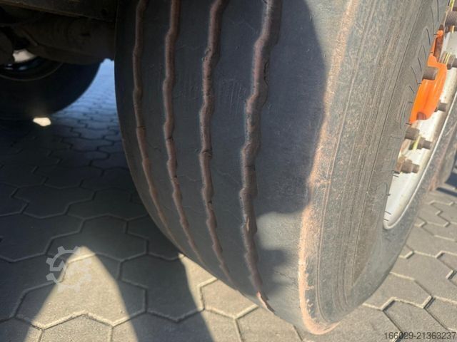 Ikäyvä lattiasemitraileri KNAPEN K100 Schubboden 92m³ 10mm Boden Top Zustand