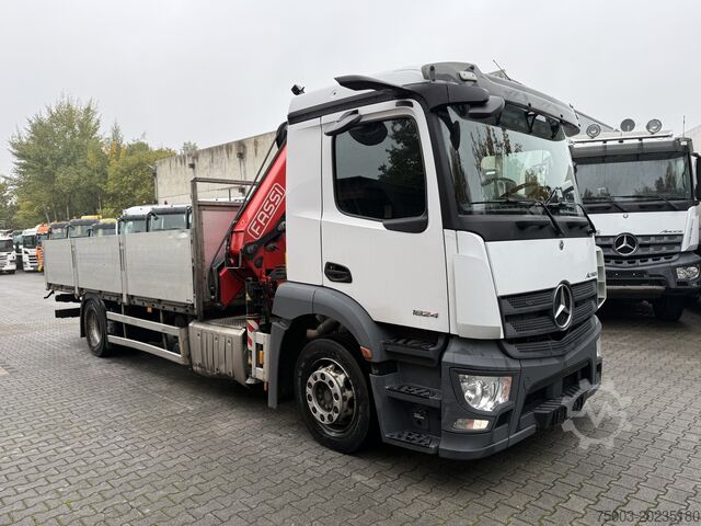 Platós teherautó Mercedes-Benz Actros MP5 1824 Kran Fassi F155
