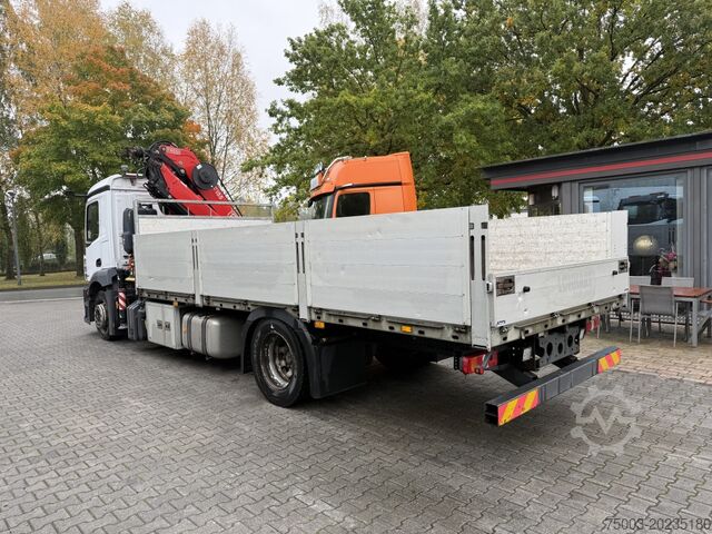 Platós teherautó Mercedes-Benz Actros MP5 1824 Kran Fassi F155