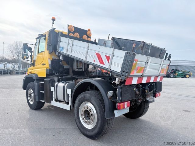 Pašizgāzējs kravas automašīna UNIMOG U serie 427 4x4 Tipper / Kipper / Hydrostat