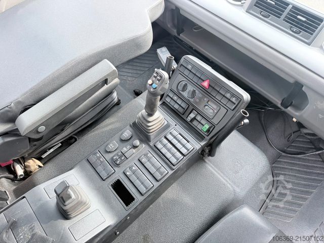 Pašizgāzējs kravas automašīna UNIMOG U serie 427 4x4 Tipper / Kipper / Hydrostat