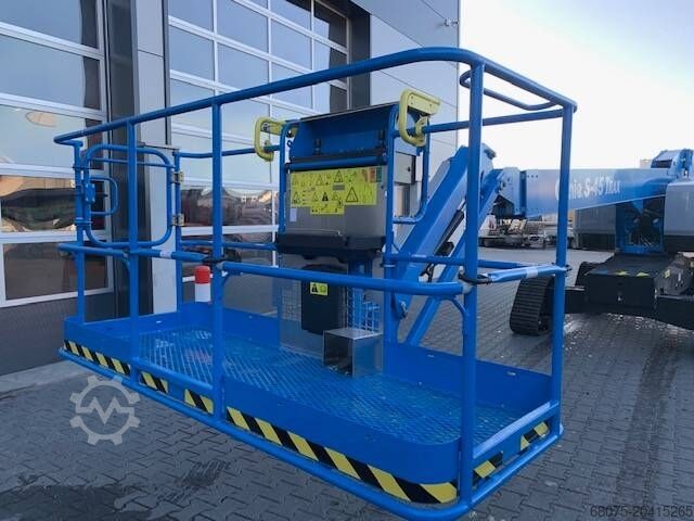 Teleskopska platforma Genie S 45 XC Trax