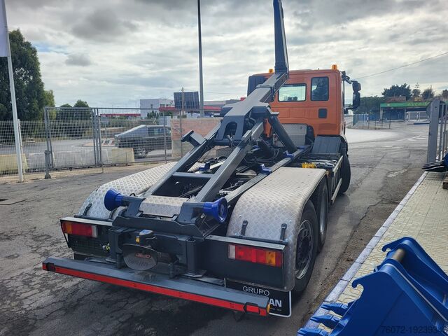 Portacontenedores de gancho Iveco AD260S/40