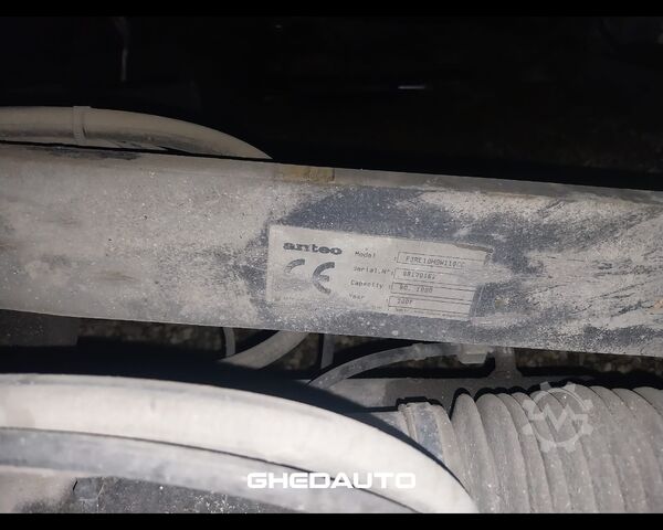 Customized van RENAULT MASCOTT 180.65 - MASCOTT 180.65