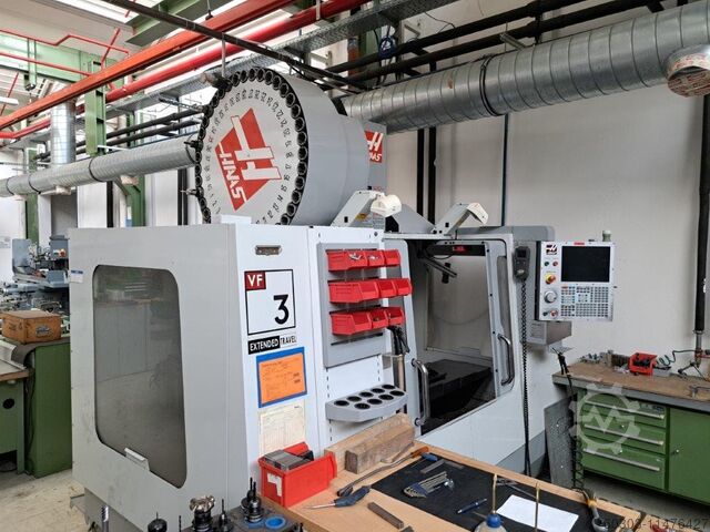 Machining center with 4th axis 