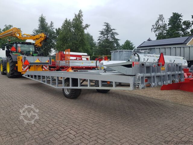 Car transporter  mobiele  Aagomac slootbrug