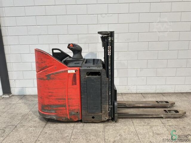Stacker Linde D12HP SP