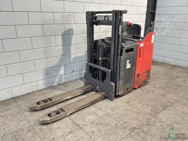 Stacker Linde D12HP SP