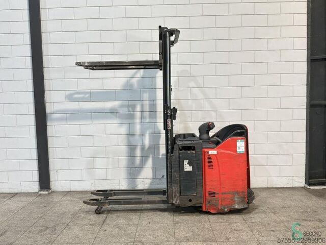 Stacker Linde D12HP SP