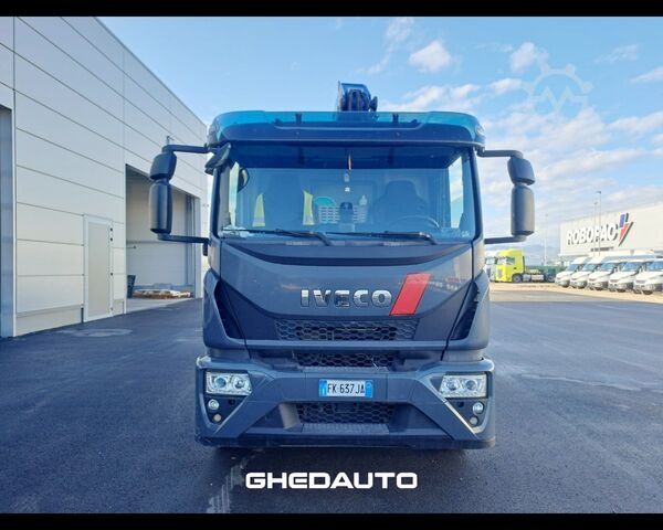 Tractor estándar IVECO EUROCARGO 180E28 CON GRU PM E CASSONE FISSO