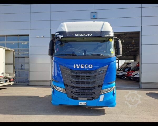 Standard trekkvogn IVECO TRATTORE STRADALE IVECO S-WAY 460 LNG  METANO