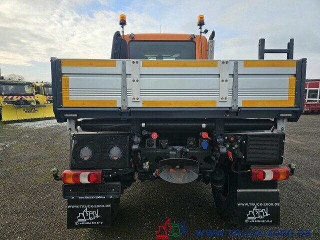 Specializētais kravas auto Unimog U423 Front Zapfwelle + Arbeitsplatte + EasyDrive