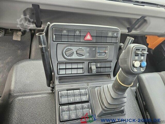 Specializētais kravas auto Unimog U423 Front Zapfwelle + Arbeitsplatte + EasyDrive