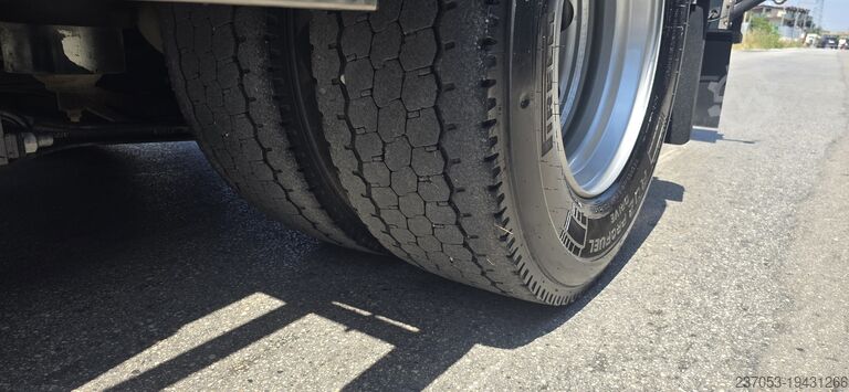 φορτηγό με δεξαμενή Iveco EUROCARGO 150-28 CISTERNA