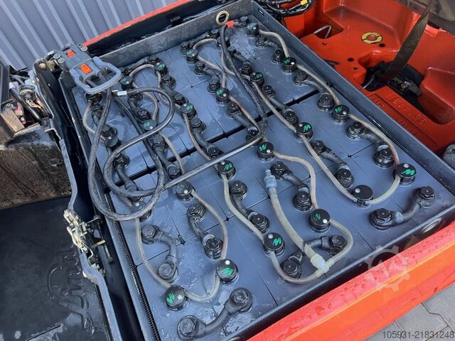 Elektrikli 3 tekerlekli forklift Linde E16-02