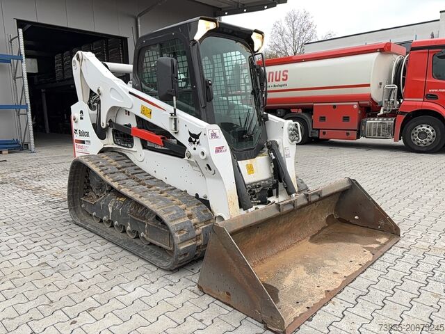 Компактний гусеничний навантажувач Bobcat t770 with 2013 Bobcat 108 Grader Attachment