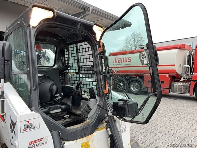 Компактний гусеничний навантажувач Bobcat t770 with 2013 Bobcat 108 Grader Attachment