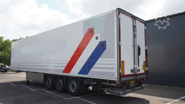 Prevoz v hladilniku/zamrznjenem stanju Schmitz Cargobull 3 AXLE FRIGO TRAILER WITH THERMO KING SLX I BI-...