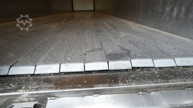 ย้ายชั้น Kraker 3 AXLE WALKING FLOOR TRAILER