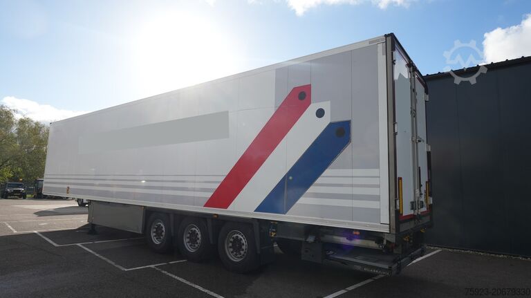 การขนส่งแช่เย็น/แช่แข็ง Schmitz Cargobull 3 AXLE FRIGO TRAILER WITH THERMO KING SLX I BI-...