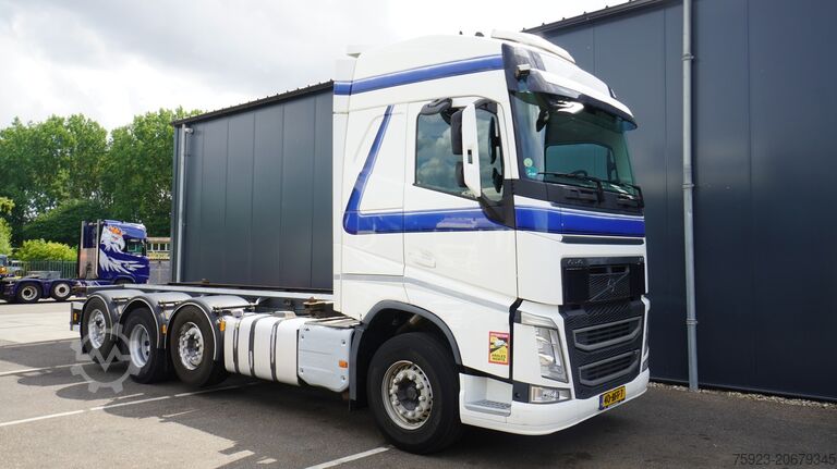 การขนส่งตู้คอนเทนเนอร์ Volvo FH 460 8X2 20 FT CONTAINER TRANSPORT TRUCK