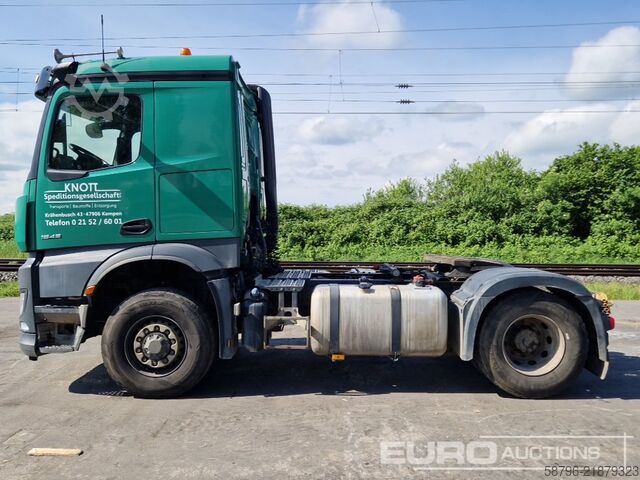 وحدة جرار قياسية Mercedes-Benz AROCS 1845