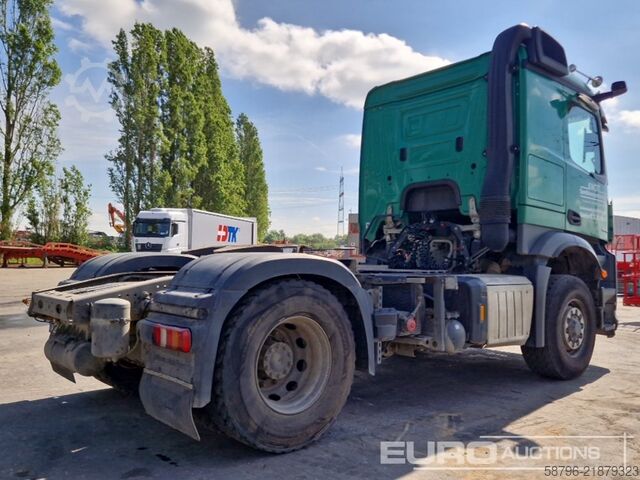 وحدة جرار قياسية Mercedes-Benz AROCS 1845