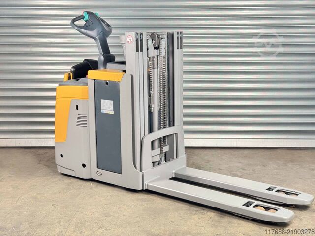 Hochhubwagen-Mitfahrer Jungheinrich ERD 220 - Service Neu - 4570 Std. - Batterie 80%