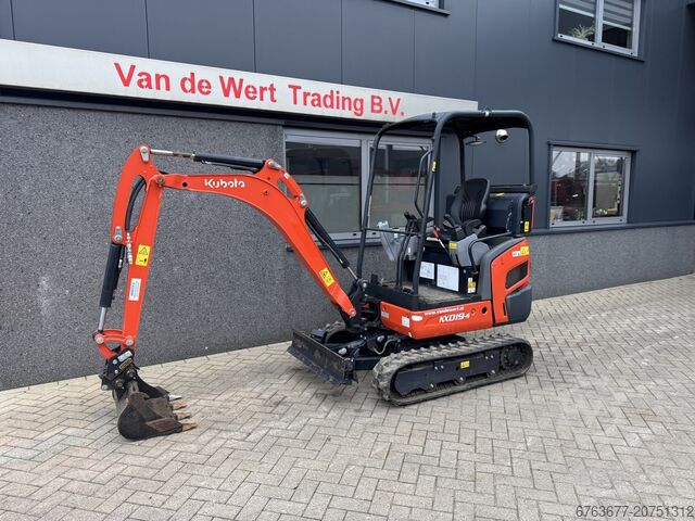 Kubota KX019-4 miniexcavadora/excavadora de cadenas, 1 cuchara, año 2020, GLP, 45 horas, en estado m KUBOTA KX019-4 minigraver/graafmachine rups 1 bak 2020 LPG 45UUR Zeer net