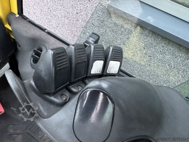 Hyster H3.0FT Duplo 300 Sideshift / Gaffelspreder LPG 2018 HYSTER H3.0FT Duplo 300 Sideshift / Vorkversteller LPG 2018