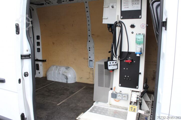 Radna platforma montirana na kamionu Renault Master E6  Klubb KL-32 12m 2 Person Korb Klima