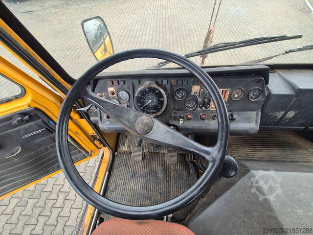 6x6 truck-mounted crane Tatra T815 6X6 - BUMAR 30M - 20T