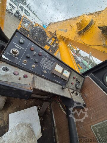 6x6 truck-mounted crane Tatra T815 6X6 - BUMAR 30M - 20T