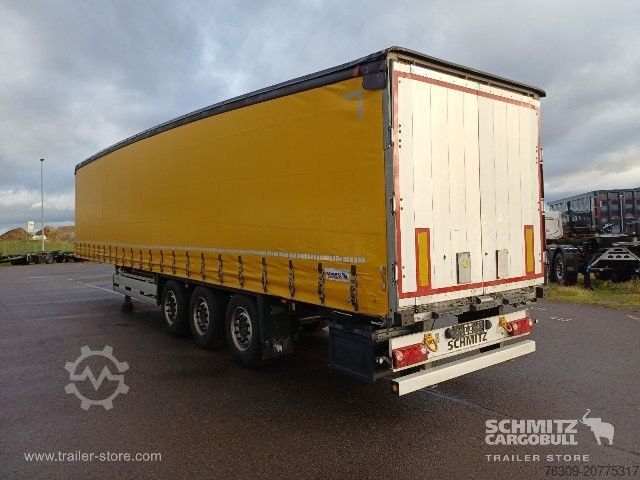 Avoin puoliperävaunu pressulla Schmitz Cargobull Curtainsider Standard Getränke