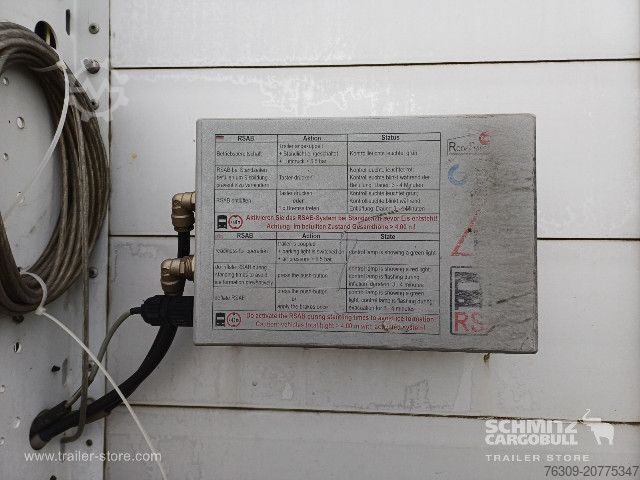 Avoin puoliperävaunu pressulla Schmitz Cargobull Curtainsider Standard Getränke