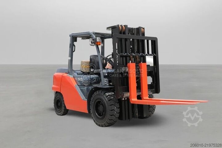 Gaffeltruck Toyota 8FD50N 5 Tons Diesel 3 Stage Forklift