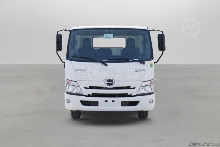 Chassis med førerhus Hino 300 716