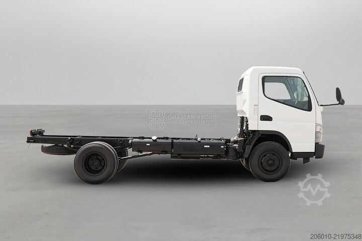 Chassis med førerhus Mitsubishi Canter
