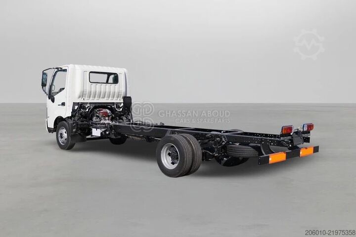 Chassis cab Hino 300 917 XLWB