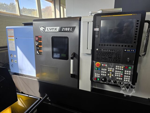 Torno CNC de 2 ejes DN Solutions LYNX 2100 LC